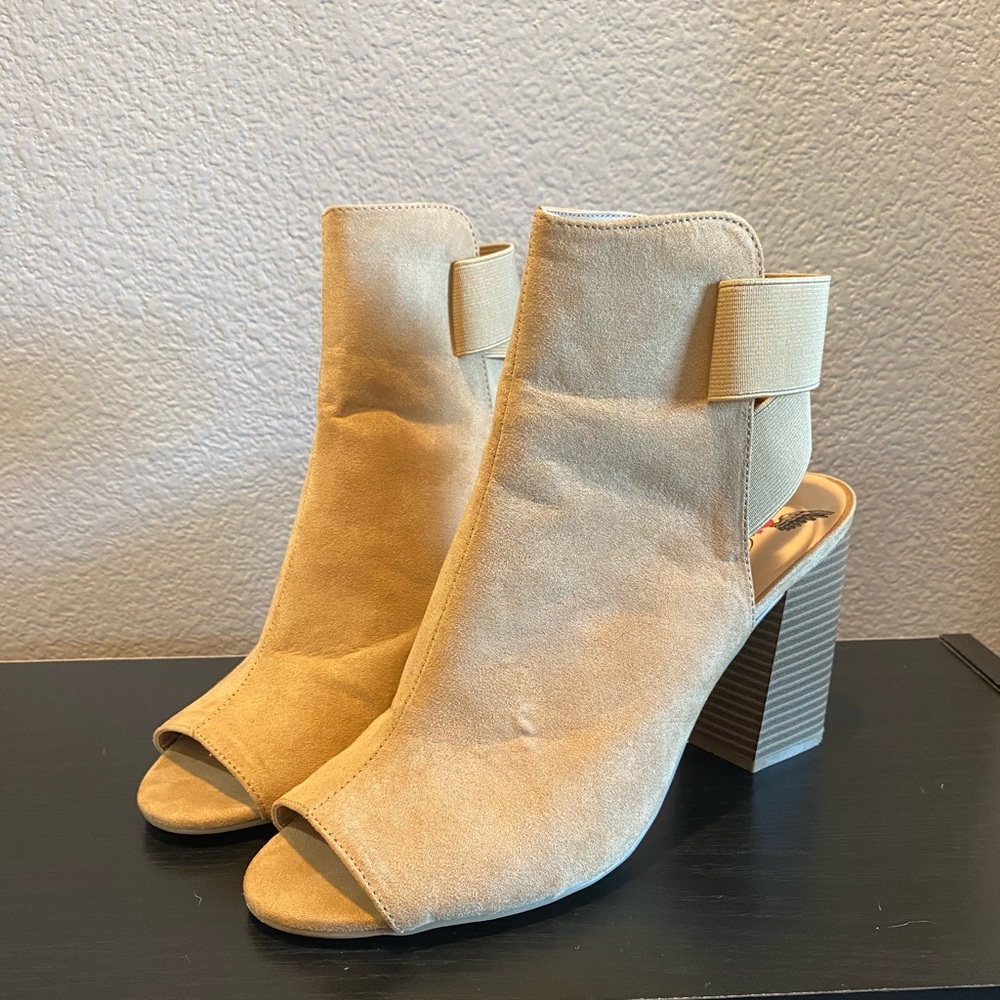 Tan Heels